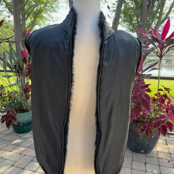 KIKIT Zippered Vest Black Faux Fur front/Sweater Back (reversible) Size 8 - Picture 4 of 14
